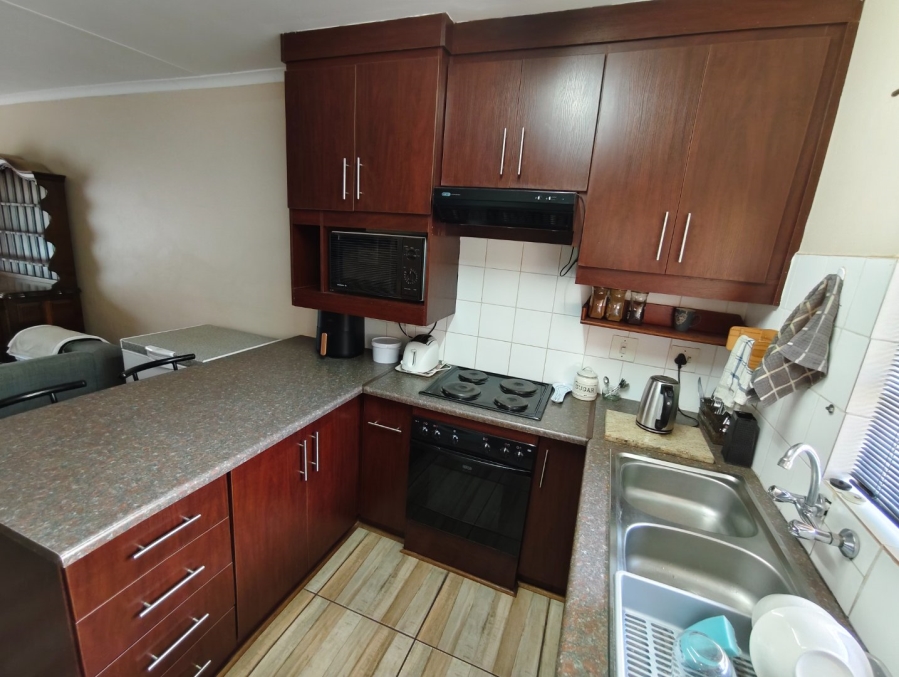 To Let 2 Bedroom Property for Rent in Langenhovenpark Free State